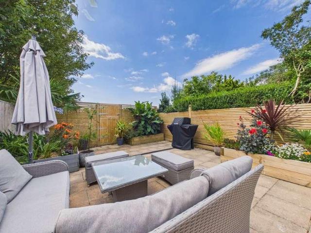 House for sale in Kingston Buci, Fishersgate