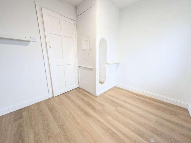 House for sale in Colney Hatch, Greater London