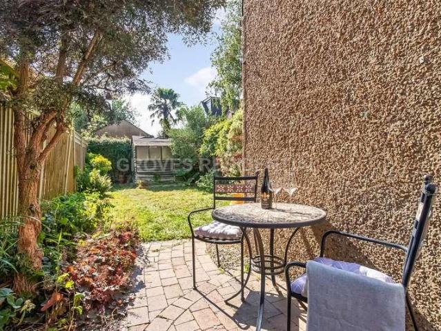 House for sale in New Malden, Greater London