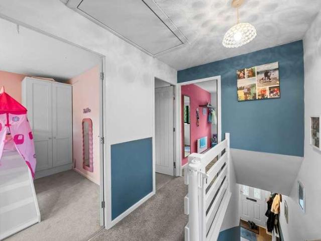 House for sale in Oakwood