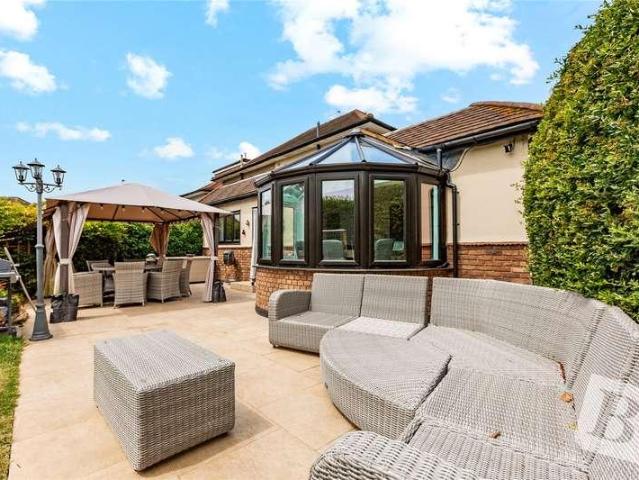 House for sale in Romford, Havering