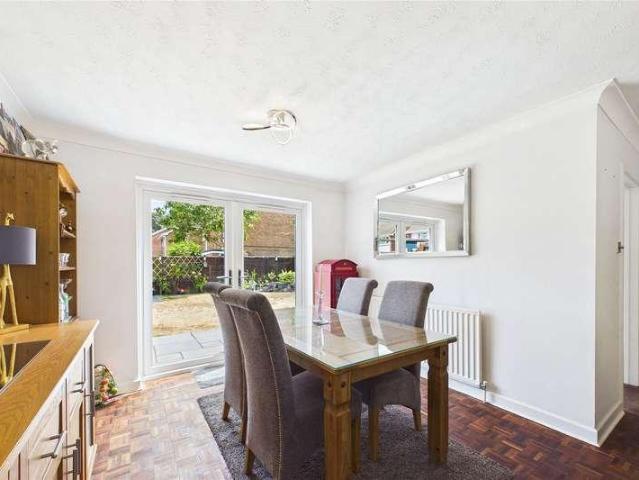 House for sale in Heatherside, Heol-las