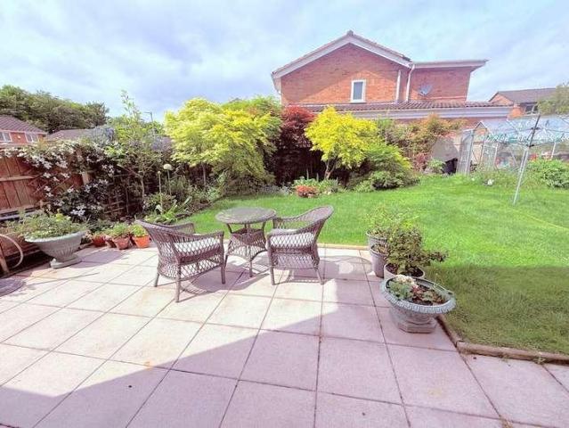 House for sale in Beechwood, Halton