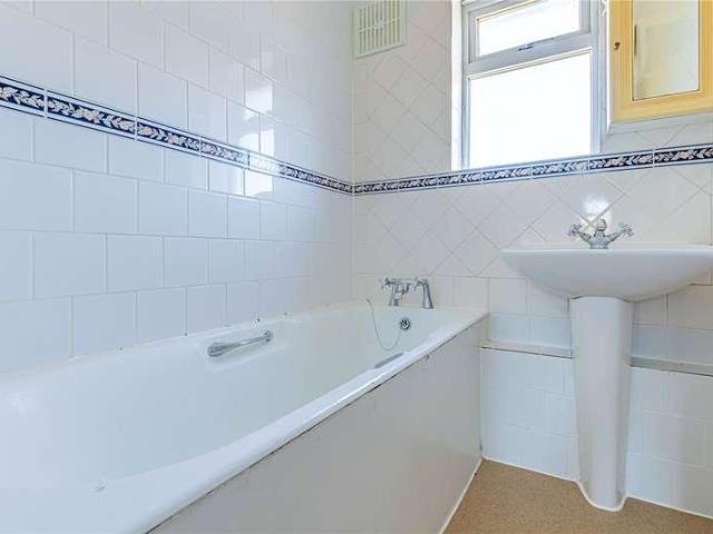 House for sale in Elstree and Borehamwood, Borehamwood
