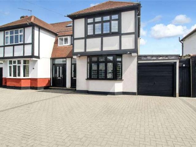 House for sale in Alton Barnes, Essex