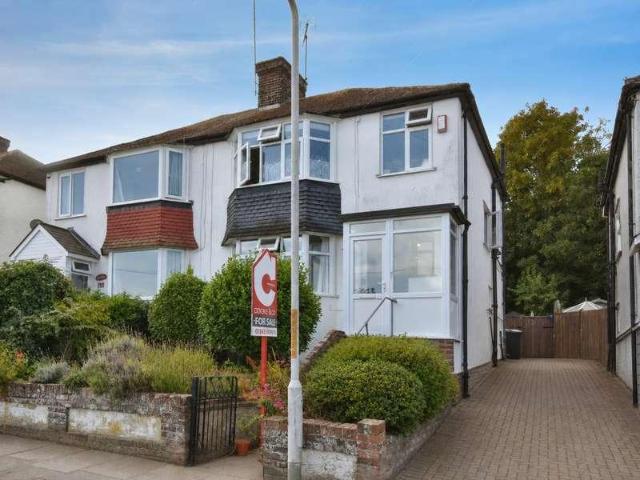 House for sale in Upton, Acol