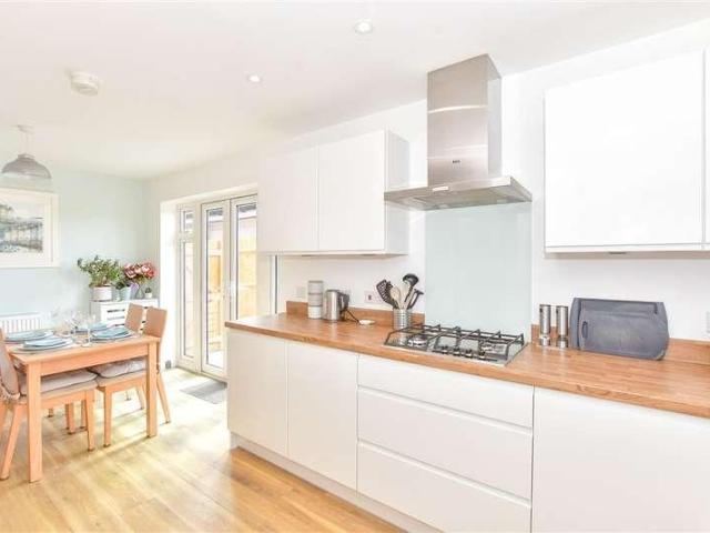 House for sale in Spring Vale, Hampshire