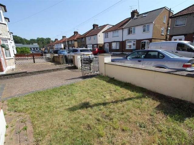 House for sale in Holywell Estate, North Watford