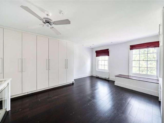 House for sale in Muswell Hill, Greater London