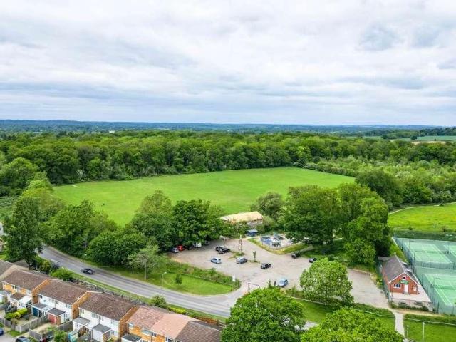 House for sale in Caversham Park, Reading