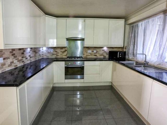 House for sale in Yeading, Greater London