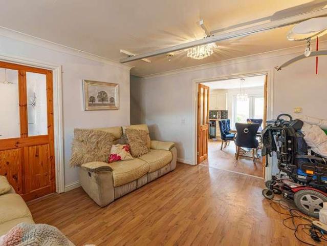 House for sale in Pontlottyn, Wales