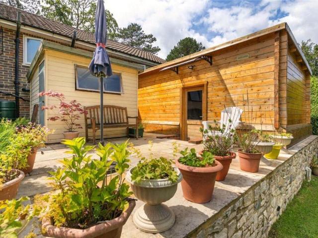 House for sale in Hillview, Surrey