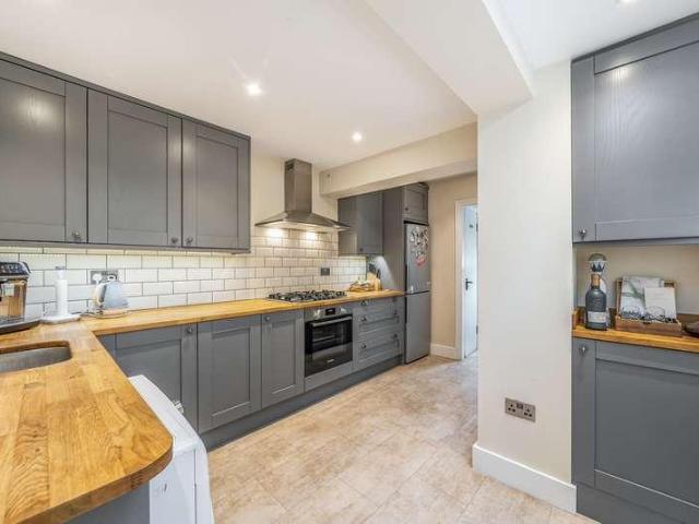 House for sale in Byfleet, Woking