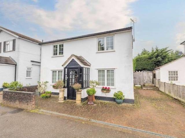 House for sale in Cranbourne, Winkfield