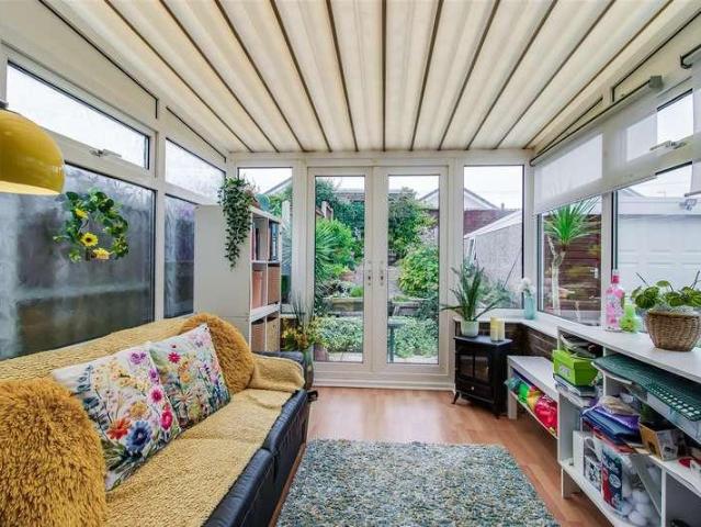 House for sale in Wrenthorpe, West Yorkshire