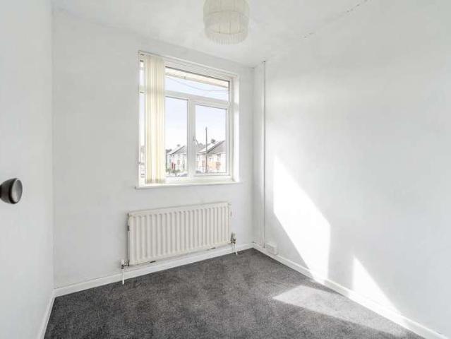 House for sale in Kingswood