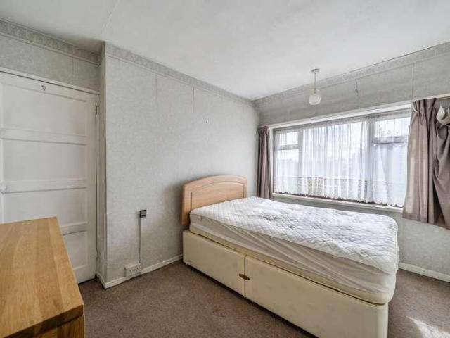 House for sale in Whitley Wood, Reading