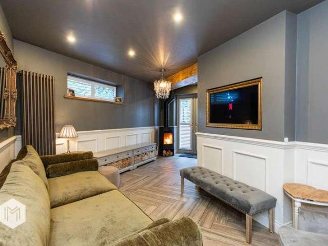 House for sale in Kirklees, Bury