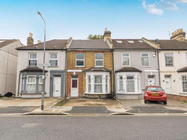 House for sale in Loxford, Seven Kings