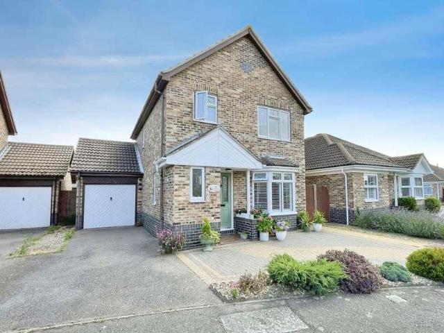 House for sale in Frinton and Walton, Dale Hill