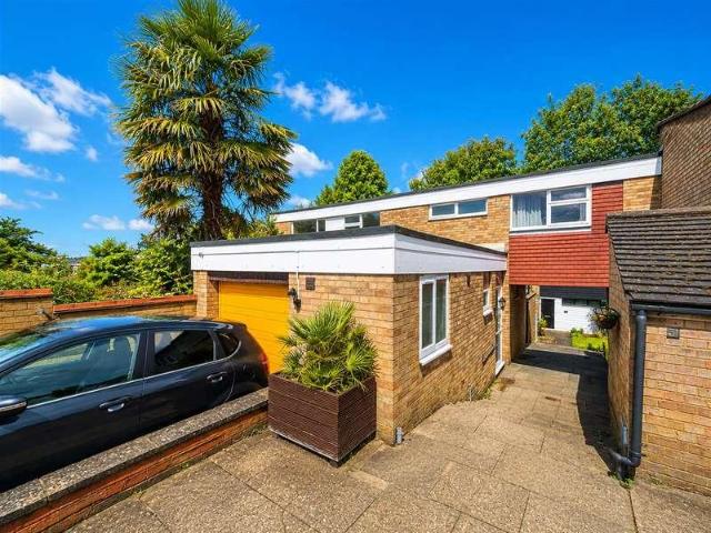 House for sale in Highfield, Pouchen End