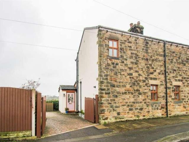 House for sale in Overton, West Yorkshire