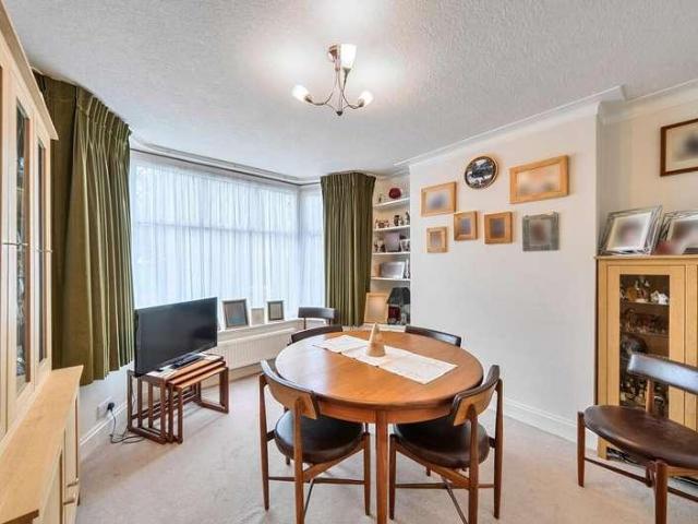 House for sale in Little Stanmore, Greater London