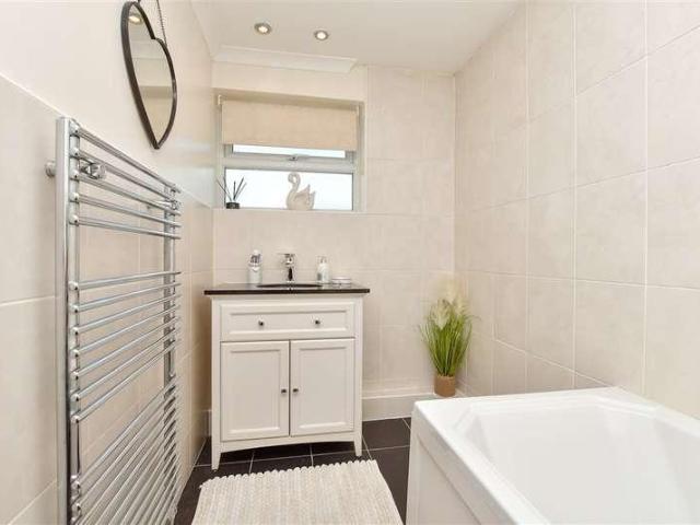 House for sale in Snodland, Bourne Vale