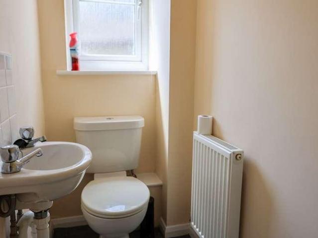 House for sale in Hallaze, Scredda
