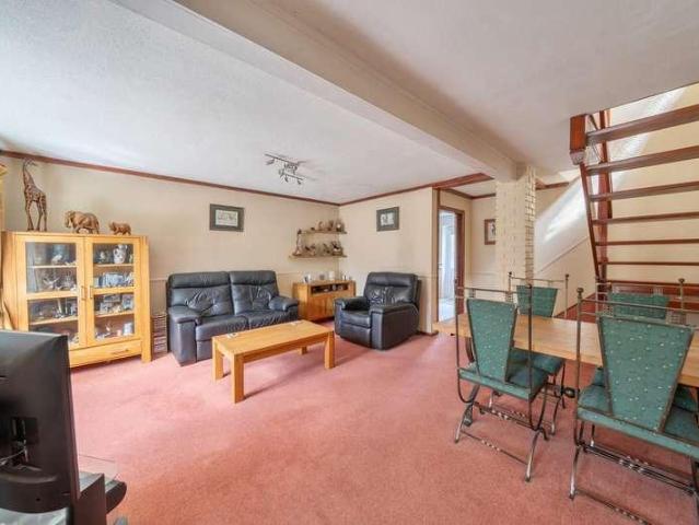 House for sale in Batchworth, Hertfordshire
