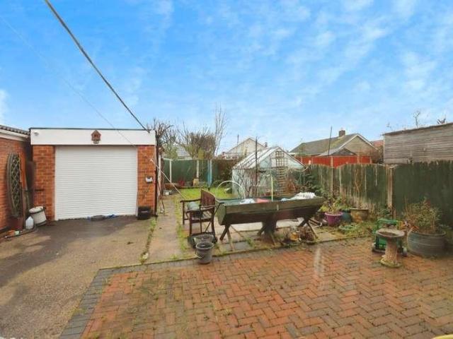 House for sale in Rossmore, Cheshire