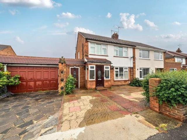 House for sale in Windsor, Dedworth