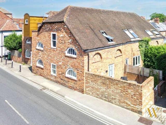 House for sale in Berrick Salome, Oxfordshire
