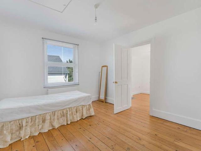 House for sale in Tolworth, Greater London