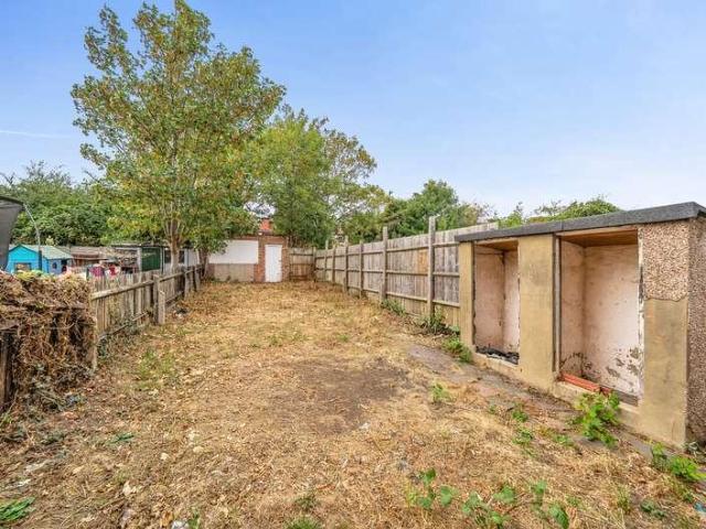 House for sale in Kingsbury, Greater London
