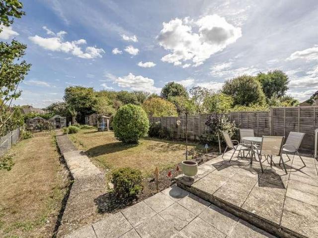 House for sale in The Butts, Kent