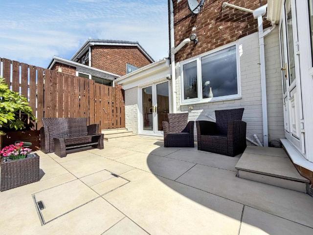House for sale in Burnside, Fence Houses