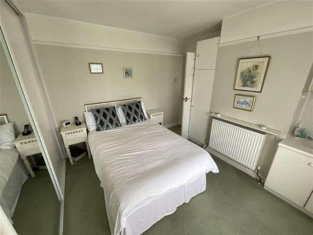 House for sale in Pilgrims' Hatch, Navestock Side