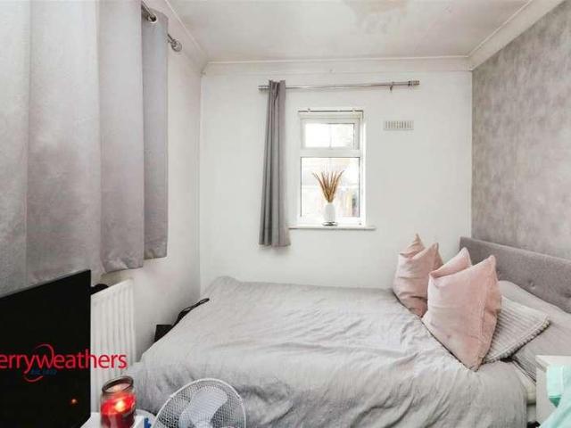 House for sale in Rotherham, Dale Hill