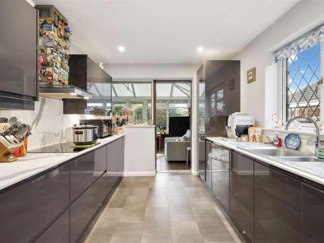 House for sale in Dale Hill, Essex