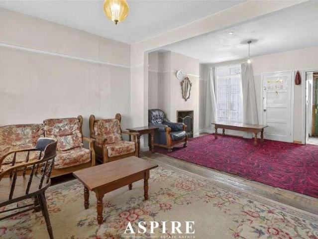 House for sale in Prittlewell, Southend-on-Sea