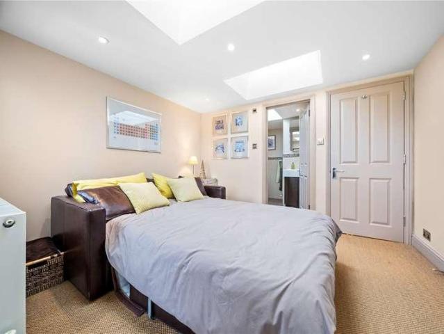 House for sale in Norbiton, Greater London