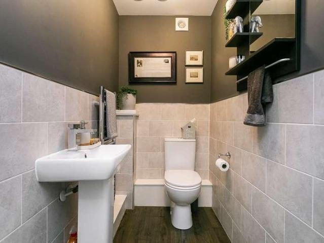 House for sale in Burdiehouse, Scotland