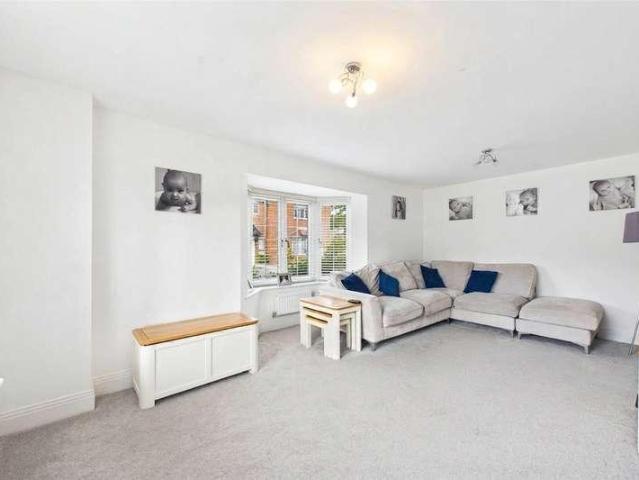 House for sale in Mindenhurst, Surrey Heath