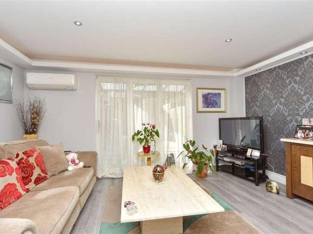 House for sale in Kemsley, Swale