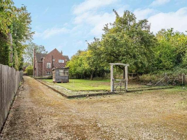 House for sale in Blunsdon, Blunsdon St Andrew