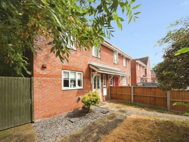 House for sale in Houghton Regis, Bedfordshire