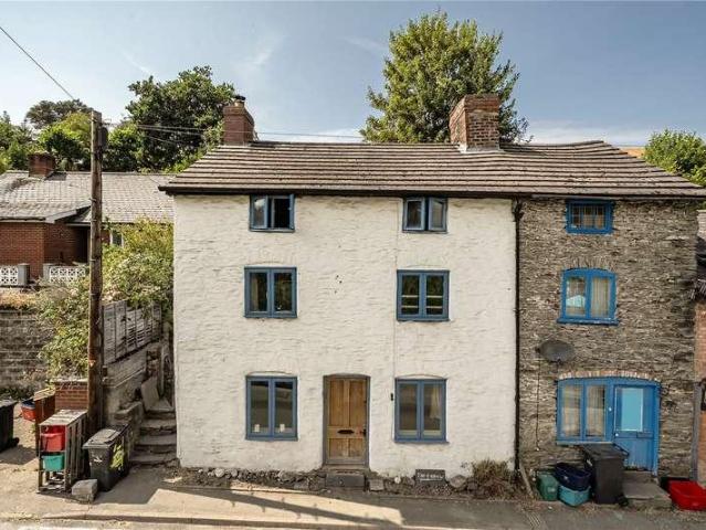 House for sale in Llanfair Caereinion, Wales