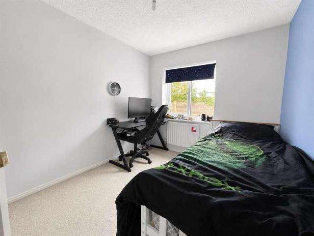 House for sale in Green Close, Warwickshire